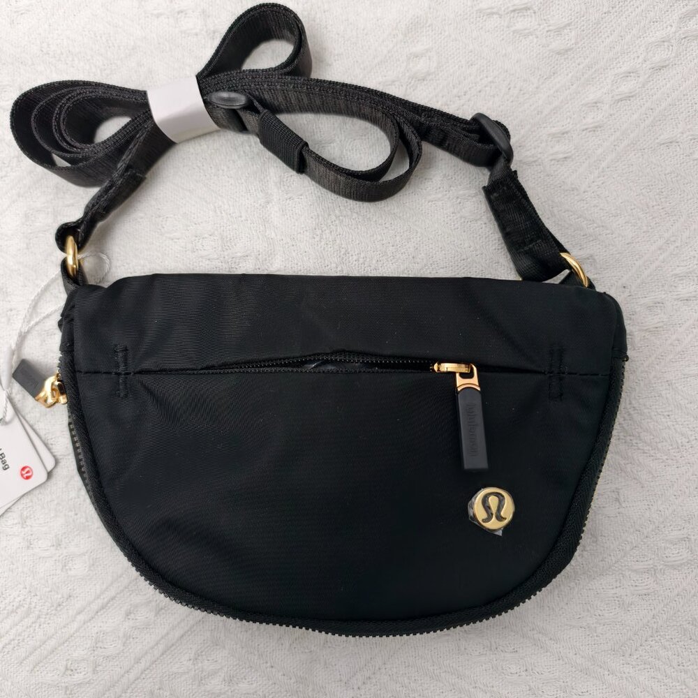 🏄🏻♀️Lululemon All Night Festival Bag 2L - Black Compact Crossbody - Picture 2 of 8